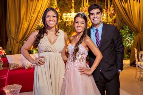 Porto Alegre – Fotos – Fotos de 15 anos – festa de 15 anos – festa linda de 15 anos – fotógrafo Fábio Martins – Lalux – Debutantes em Canoas – Autentique eventos – festa floral – melhor festa de 15 anos'