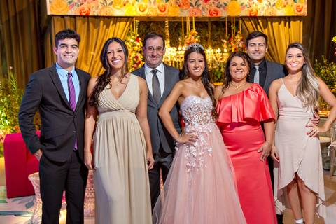 Porto Alegre – Fotos – Fotos de 15 anos – festa de 15 anos – festa linda de 15 anos – fotógrafo Fábio Martins – Lalux – Debutantes em Canoas – Autentique eventos – festa floral – melhor festa de 15 anos'