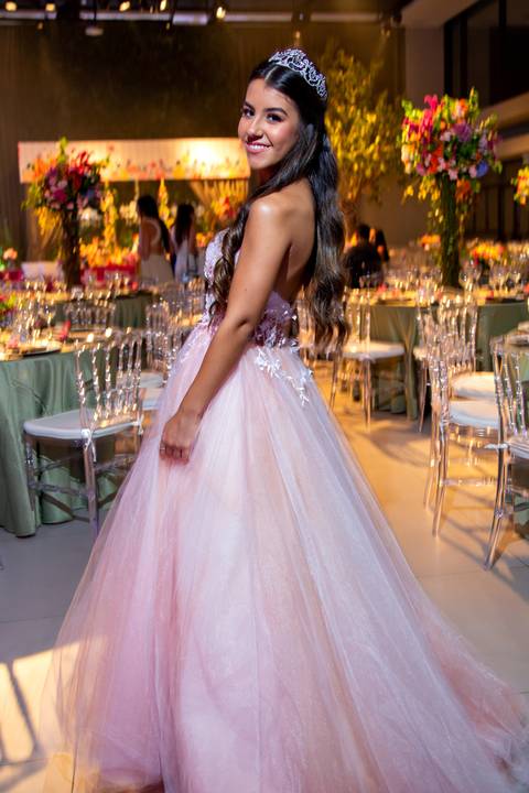 Porto Alegre – Fotos – Fotos de 15 anos – festa de 15 anos – festa linda de 15 anos – fotógrafo Fábio Martins – Lalux – Debutantes em Canoas – Autentique eventos – festa floral – melhor festa de 15 anos'