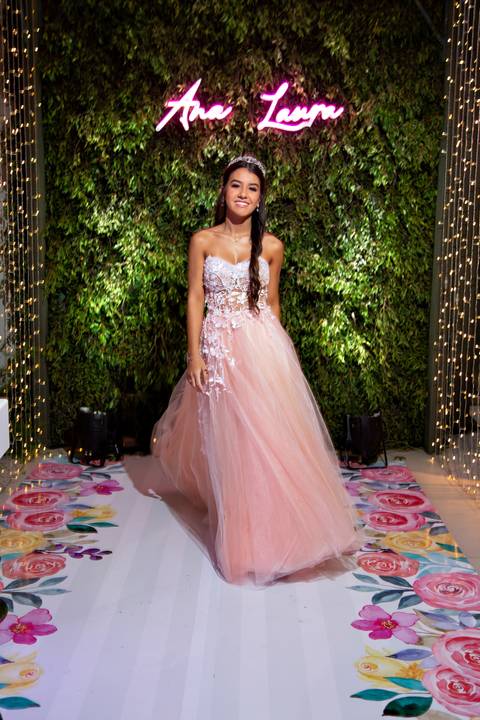 Porto Alegre – Fotos – Fotos de 15 anos – festa de 15 anos – festa linda de 15 anos – fotógrafo Fábio Martins – Lalux – Debutantes em Canoas – Autentique eventos – festa floral – melhor festa de 15 anos'