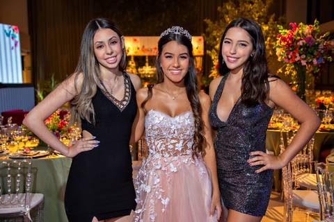 Porto Alegre – Fotos – Fotos de 15 anos – festa de 15 anos – festa linda de 15 anos – fotógrafo Fábio Martins – Lalux – Debutantes em Canoas – Autentique eventos – festa floral – melhor festa de 15 anos'