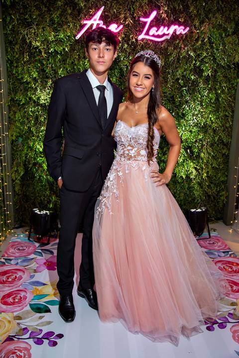 Porto Alegre – Fotos – Fotos de 15 anos – festa de 15 anos – festa linda de 15 anos – fotógrafo Fábio Martins – Lalux – Debutantes em Canoas – Autentique eventos – festa floral – melhor festa de 15 anos'