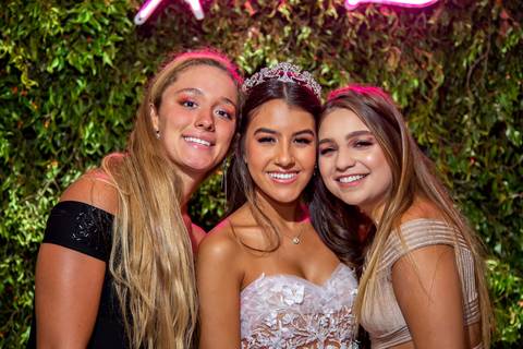 Porto Alegre – Fotos – Fotos de 15 anos – festa de 15 anos – festa linda de 15 anos – fotógrafo Fábio Martins – Lalux – Debutantes em Canoas – Autentique eventos – festa floral – melhor festa de 15 anos'