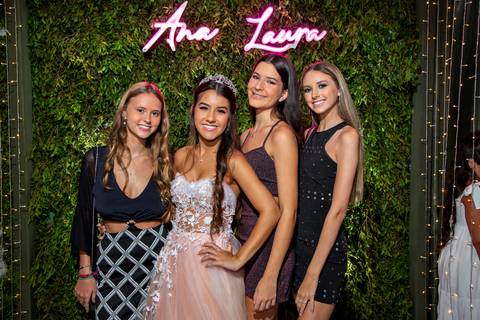 Porto Alegre – Fotos – Fotos de 15 anos – festa de 15 anos – festa linda de 15 anos – fotógrafo Fábio Martins – Lalux – Debutantes em Canoas – Autentique eventos – festa floral – melhor festa de 15 anos'