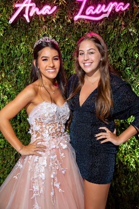 Porto Alegre – Fotos – Fotos de 15 anos – festa de 15 anos – festa linda de 15 anos – fotógrafo Fábio Martins – Lalux – Debutantes em Canoas – Autentique eventos – festa floral – melhor festa de 15 anos'