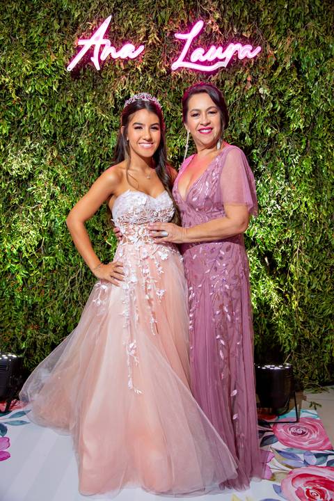 Porto Alegre – Fotos – Fotos de 15 anos – festa de 15 anos – festa linda de 15 anos – fotógrafo Fábio Martins – Lalux – Debutantes em Canoas – Autentique eventos – festa floral – melhor festa de 15 anos'