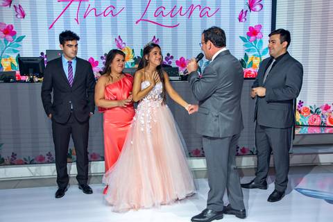 Porto Alegre – Fotos – Fotos de 15 anos – festa de 15 anos – festa linda de 15 anos – fotógrafo Fábio Martins – Lalux – Debutantes em Canoas – Autentique eventos – festa floral – melhor festa de 15 anos'