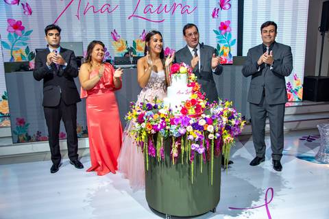 Porto Alegre – Fotos – Fotos de 15 anos – festa de 15 anos – festa linda de 15 anos – fotógrafo Fábio Martins – Lalux – Debutantes em Canoas – Autentique eventos – festa floral – melhor festa de 15 anos'