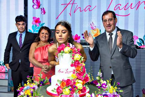 Porto Alegre – Fotos – Fotos de 15 anos – festa de 15 anos – festa linda de 15 anos – fotógrafo Fábio Martins – Lalux – Debutantes em Canoas – Autentique eventos – festa floral – melhor festa de 15 anos'