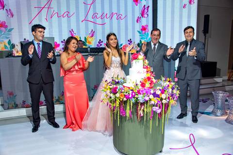 Porto Alegre – Fotos – Fotos de 15 anos – festa de 15 anos – festa linda de 15 anos – fotógrafo Fábio Martins – Lalux – Debutantes em Canoas – Autentique eventos – festa floral – melhor festa de 15 anos'