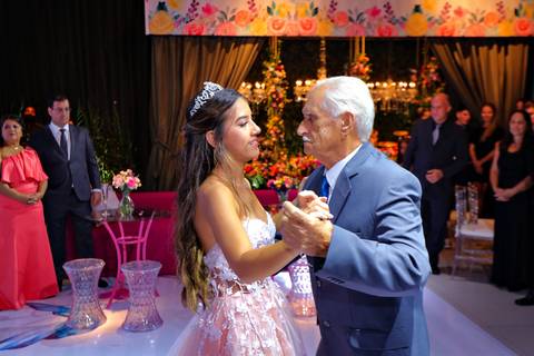 Porto Alegre – Fotos – Fotos de 15 anos – festa de 15 anos – festa linda de 15 anos – fotógrafo Fábio Martins – Lalux – Debutantes em Canoas – Autentique eventos – festa floral – melhor festa de 15 anos'