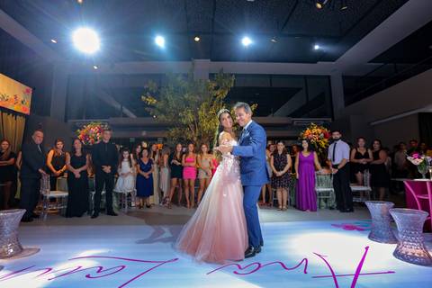 Porto Alegre – Fotos – Fotos de 15 anos – festa de 15 anos – festa linda de 15 anos – fotógrafo Fábio Martins – Lalux – Debutantes em Canoas – Autentique eventos – festa floral – melhor festa de 15 anos'