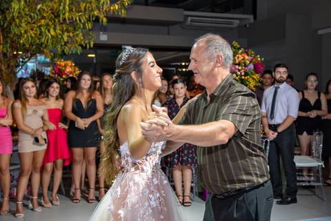 Porto Alegre – Fotos – Fotos de 15 anos – festa de 15 anos – festa linda de 15 anos – fotógrafo Fábio Martins – Lalux – Debutantes em Canoas – Autentique eventos – festa floral – melhor festa de 15 anos'