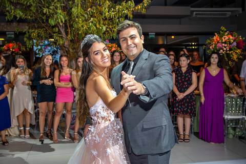 Porto Alegre – Fotos – Fotos de 15 anos – festa de 15 anos – festa linda de 15 anos – fotógrafo Fábio Martins – Lalux – Debutantes em Canoas – Autentique eventos – festa floral – melhor festa de 15 anos'