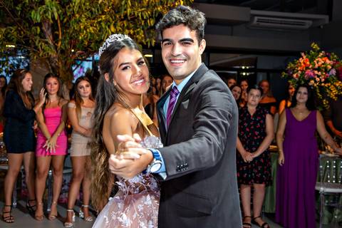 Porto Alegre – Fotos – Fotos de 15 anos – festa de 15 anos – festa linda de 15 anos – fotógrafo Fábio Martins – Lalux – Debutantes em Canoas – Autentique eventos – festa floral – melhor festa de 15 anos'