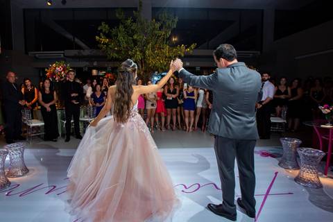 Porto Alegre – Fotos – Fotos de 15 anos – festa de 15 anos – festa linda de 15 anos – fotógrafo Fábio Martins – Lalux – Debutantes em Canoas – Autentique eventos – festa floral – melhor festa de 15 anos'