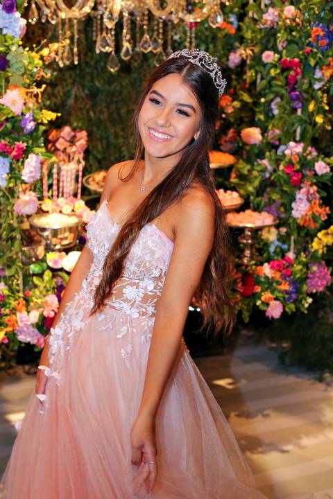 Porto Alegre – Fotos – Fotos de 15 anos – festa de 15 anos – festa linda de 15 anos – fotógrafo Fábio Martins – Lalux – Debutantes em Canoas – Autentique eventos – festa floral – melhor festa de 15 anos'