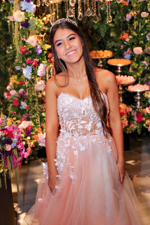 Porto Alegre – Fotos – Fotos de 15 anos – festa de 15 anos – festa linda de 15 anos – fotógrafo Fábio Martins – Lalux – Debutantes em Canoas – Autentique eventos – festa floral – melhor festa de 15 anos'