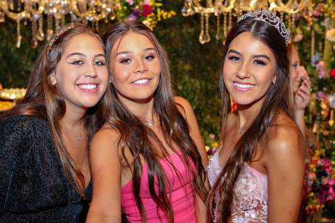 Porto Alegre – Fotos – Fotos de 15 anos – festa de 15 anos – festa linda de 15 anos – fotógrafo Fábio Martins – Lalux – Debutantes em Canoas – Autentique eventos – festa floral – melhor festa de 15 anos'