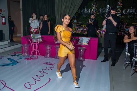 Porto Alegre – Fotos – Fotos de 15 anos – festa de 15 anos – festa linda de 15 anos – fotógrafo Fábio Martins – Lalux – Debutantes em Canoas – Autentique eventos – festa floral – melhor festa de 15 anos'