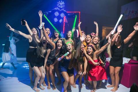 Porto Alegre – Fotos – Fotos de 15 anos – festa de 15 anos – festa linda de 15 anos – fotógrafo Fábio Martins – Lalux – Debutantes em Canoas – Autentique eventos – festa floral – melhor festa de 15 anos'