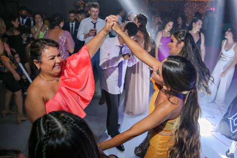 Porto Alegre – Fotos – Fotos de 15 anos – festa de 15 anos – festa linda de 15 anos – fotógrafo Fábio Martins – Lalux – Debutantes em Canoas – Autentique eventos – festa floral – melhor festa de 15 anos'