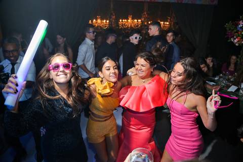 Porto Alegre – Fotos – Fotos de 15 anos – festa de 15 anos – festa linda de 15 anos – fotógrafo Fábio Martins – Lalux – Debutantes em Canoas – Autentique eventos – festa floral – melhor festa de 15 anos'