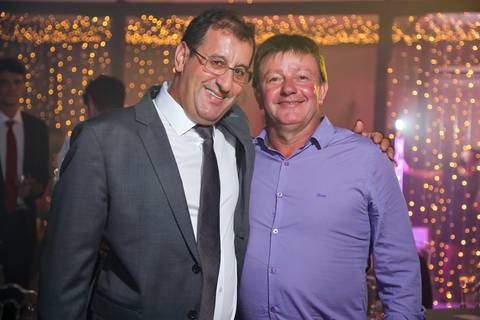 Porto Alegre – Fotos – Fotos de 15 anos – festa de 15 anos – festa linda de 15 anos – fotógrafo Fábio Martins – Lalux – Debutantes em Canoas – Autentique eventos – festa floral – melhor festa de 15 anos'