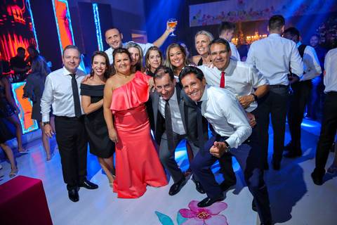 Porto Alegre – Fotos – Fotos de 15 anos – festa de 15 anos – festa linda de 15 anos – fotógrafo Fábio Martins – Lalux – Debutantes em Canoas – Autentique eventos – festa floral – melhor festa de 15 anos'