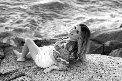 book de 15 anos na praia de Garopaba sc - ensaio de 15 anos na praia de Garopaba sc -nascer do sol na praia - book em Santa Catarina - ensaio em Santa Catarina -menina de biquini – centrinho do rosa – baira-mar – vida sol e mar '