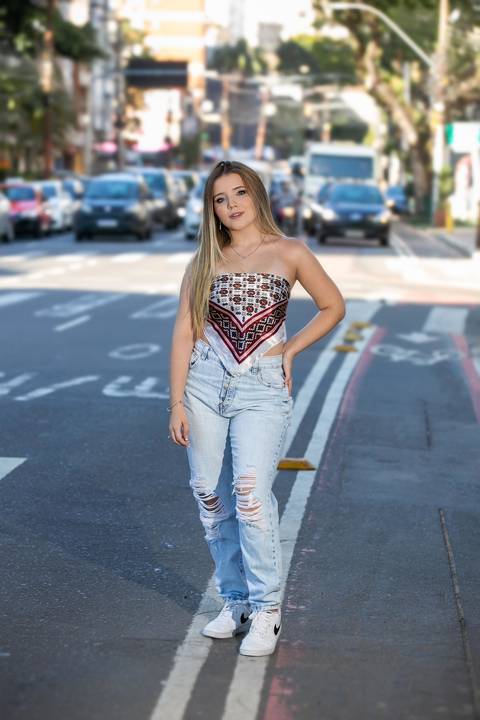 praia de Garopaba sc -nascer do sol na praia - book em Santa Catarina - ensaio em Santa Catarina -menina de biquini – centrinho do rosa – baira-mar – vida sol e mar - surf - mormai'