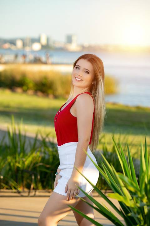 praia de Garopaba sc -nascer do sol na praia - book em Santa Catarina - ensaio em Santa Catarina -menina de biquini – centrinho do rosa – baira-mar – vida sol e mar - surf - mormai'