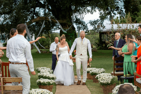 fotos-de-casamento-fotos-noiva-making-of-porto-alegre-casal-noiva-noivo-fotos-fotografia-fotógrafo-porto-alegre-wedding-porto-alegre-fotografo-profissional-vestido-de-noiva-penteado-noiva-casamento'