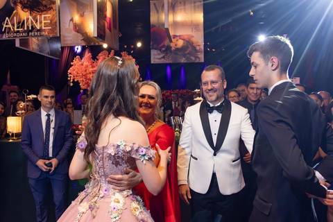 Porto Alegre – Fotos – Fotos de 15 anos – festa de 15 anos – festa linda de 15 anos – fotógrafo Fábio Martins – casa vetro – Debutantes em porto alegre – serata – melhor festa de 15 anos – serata eventos'