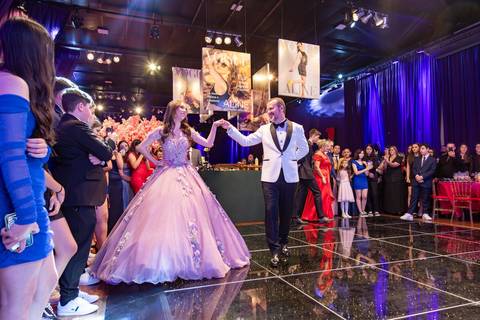 Porto Alegre – Fotos – Fotos de 15 anos – festa de 15 anos – festa linda de 15 anos – fotógrafo Fábio Martins – casa vetro – Debutantes em porto alegre – serata – melhor festa de 15 anos – serata eventos'