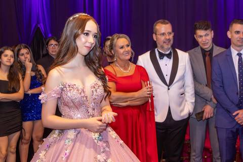 Porto Alegre – Fotos – Fotos de 15 anos – festa de 15 anos – festa linda de 15 anos – fotógrafo Fábio Martins – casa vetro – Debutantes em porto alegre – serata – melhor festa de 15 anos – serata eventos'