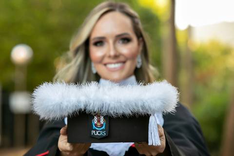 FORMATURA – DIREITO – PUCRS – GRÊMIO NAÚTICO UNIÃO – FESTA DE FORMATURA – FOMANDA DE VERMELHO – VESTIDO LINDO – MARIO CARDOSO – FOTOGRAFO DE FORMATURA – MELHOR FOTO DE FORMATURA '