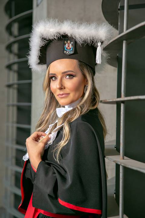 FORMATURA – DIREITO – PUCRS – GRÊMIO NAÚTICO UNIÃO – FESTA DE FORMATURA – FOMANDA DE VERMELHO – VESTIDO LINDO – MARIO CARDOSO – FOTOGRAFO DE FORMATURA – MELHOR FOTO DE FORMATURA '