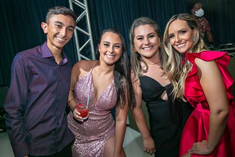 FORMATURA – DIREITO – PUCRS – GRÊMIO NAÚTICO UNIÃO – FESTA DE FORMATURA – FOMANDA DE VERMELHO – VESTIDO LINDO – MARIO CARDOSO – FOTOGRAFO DE FORMATURA – MELHOR FOTO DE FORMATURA '