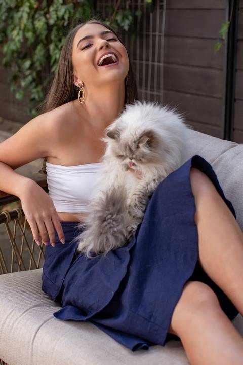 Book de 15 anos em Porto Alegre no pátio casa com o gato - Fábio Martins Fotógrafo'