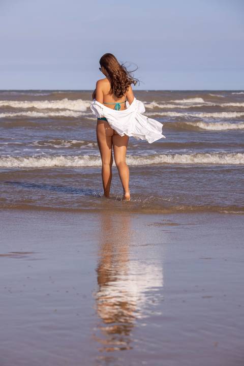 Book de 15 anos em Xangri-lá na beira do mar com biquini azul - Fábio Martins Fotógrafo'
