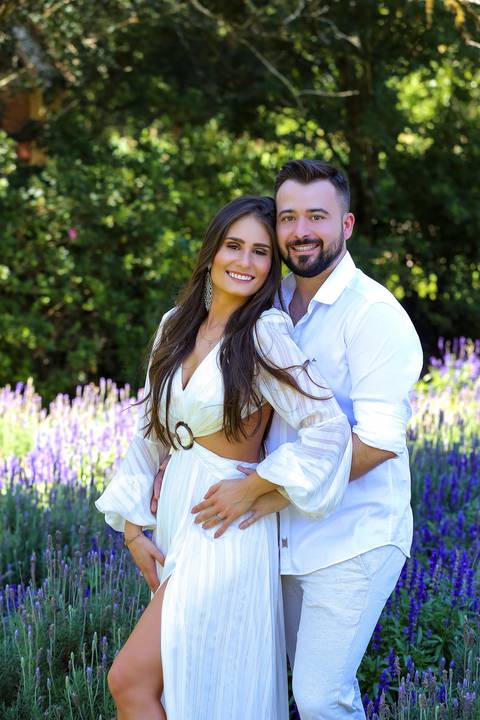 
pré Wedding em gramado - ensaio de pré Wedding em gramado - fotos de casal em gramado – Le Jardin – Colline de France 
'