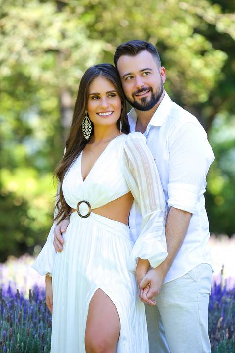 
pré Wedding em gramado - ensaio de pré Wedding em gramado - fotos de casal em gramado – Le Jardin – Colline de France 
'