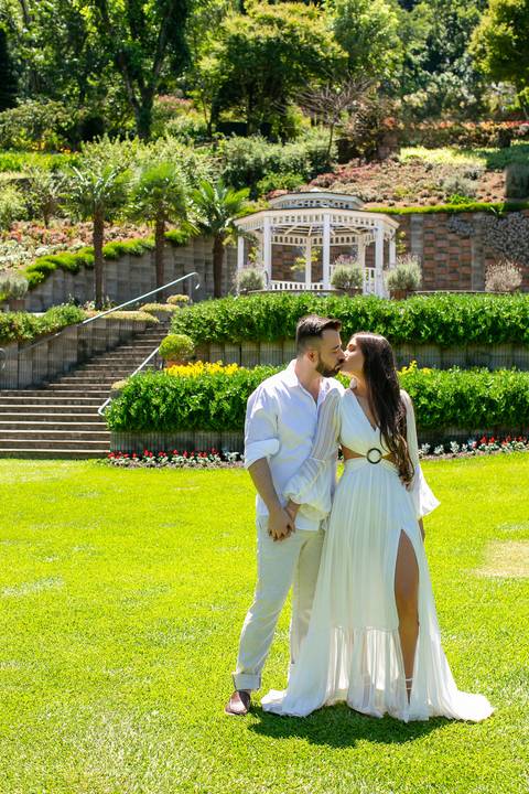 
pré Wedding em gramado - ensaio de pré Wedding em gramado - fotos de casal em gramado – Le Jardin – Colline de France 
'