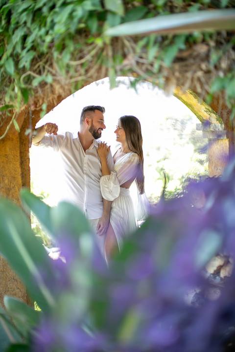 
pré Wedding em gramado - ensaio de pré Wedding em gramado - fotos de casal em gramado – Le Jardin – Colline de France 
'