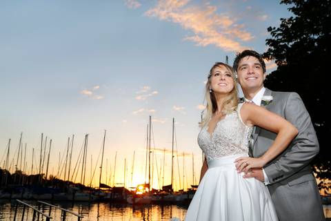noiva-em-direção-ao-altar-noiva-carro-antigo-noivo-com-padrinhos=noivo-se-arrumandofotografia-de-casamento-ao-ar-livre-no-veleiros-do-sul-em-porto-alegre-fotografo-de-casamento-fotografia-de-casamento-casamento-ao-ar-livre-casamento-de-dia-casamento-a-tar'