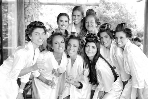 fotografia-making-of-noiva-na-praia-do-rosa-casamento-na-beira-da-praia-festa-lual-praia-do-rosa-santa-catarina-sal-e-mar-fotografia-de-casamento-na-praia-fotografo-de-casamento-fabio-martins-foto-equipe-fotografo-casamento-praia'