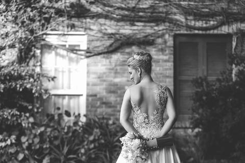 fotos-de-casamento-fotos-noiva-making-of-porto-alegre-casal-noiva-noivo-fotos-fotografia-fotógrafo-porto-alegre-wedding-porto-alegre-fotografo-profissional-vestido-de-noiva-penteado-noiva-casamento'