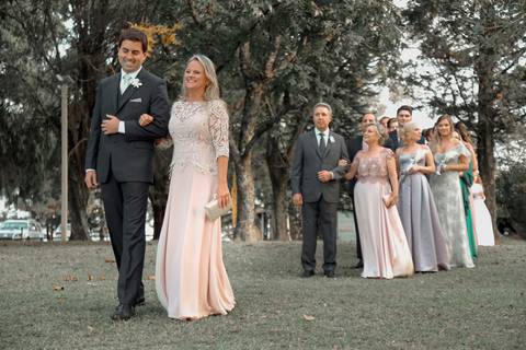 fotos-de-casamento-fotos-noiva-making-of-porto-alegre-casal-noiva-noivo-fotos-fotografia-fotógrafo-porto-alegre-wedding-porto-alegre-fotografo-profissional-vestido-de-noiva-penteado-noiva-casamento'