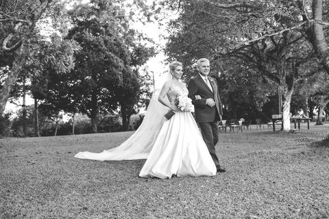 fotos-de-casamento-fotos-noiva-making-of-porto-alegre-casal-noiva-noivo-fotos-fotografia-fotógrafo-porto-alegre-wedding-porto-alegre-fotografo-profissional-vestido-de-noiva-penteado-noiva-casamento'